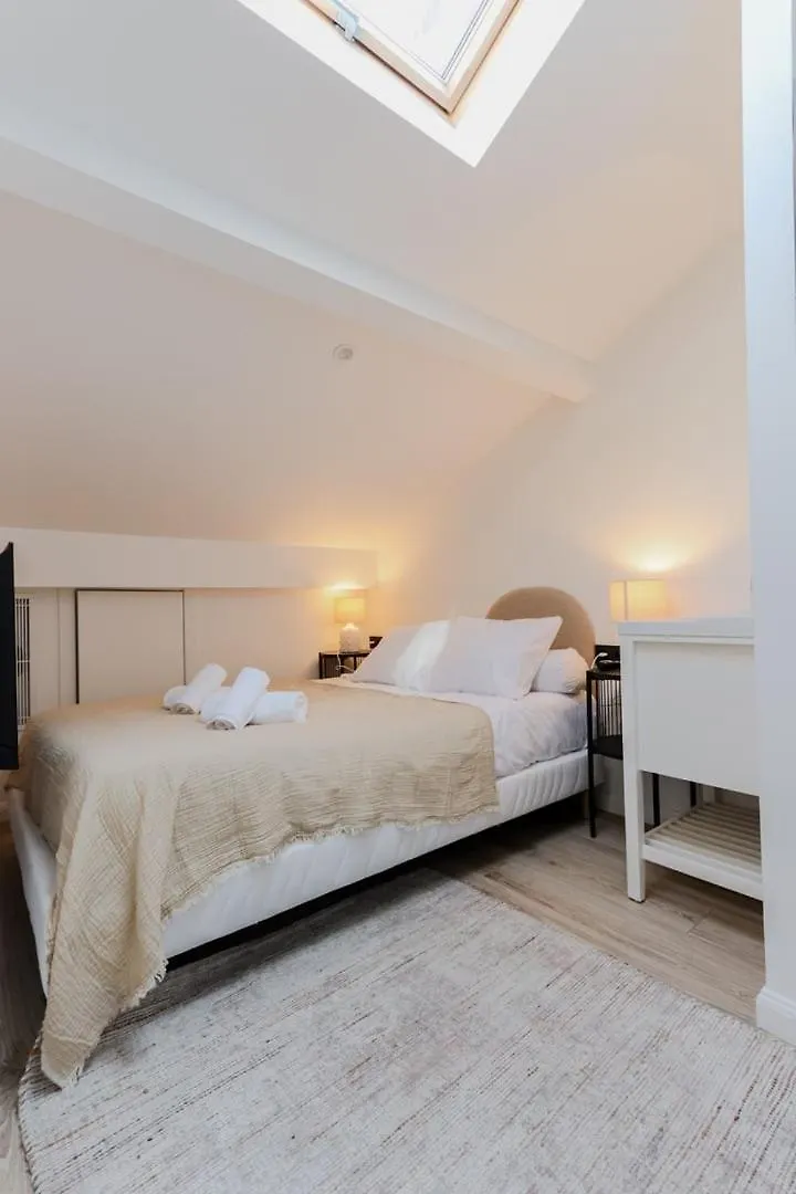 Modern 3Br Duplex Near Nice Port & Old Town | By Airnest Apartment