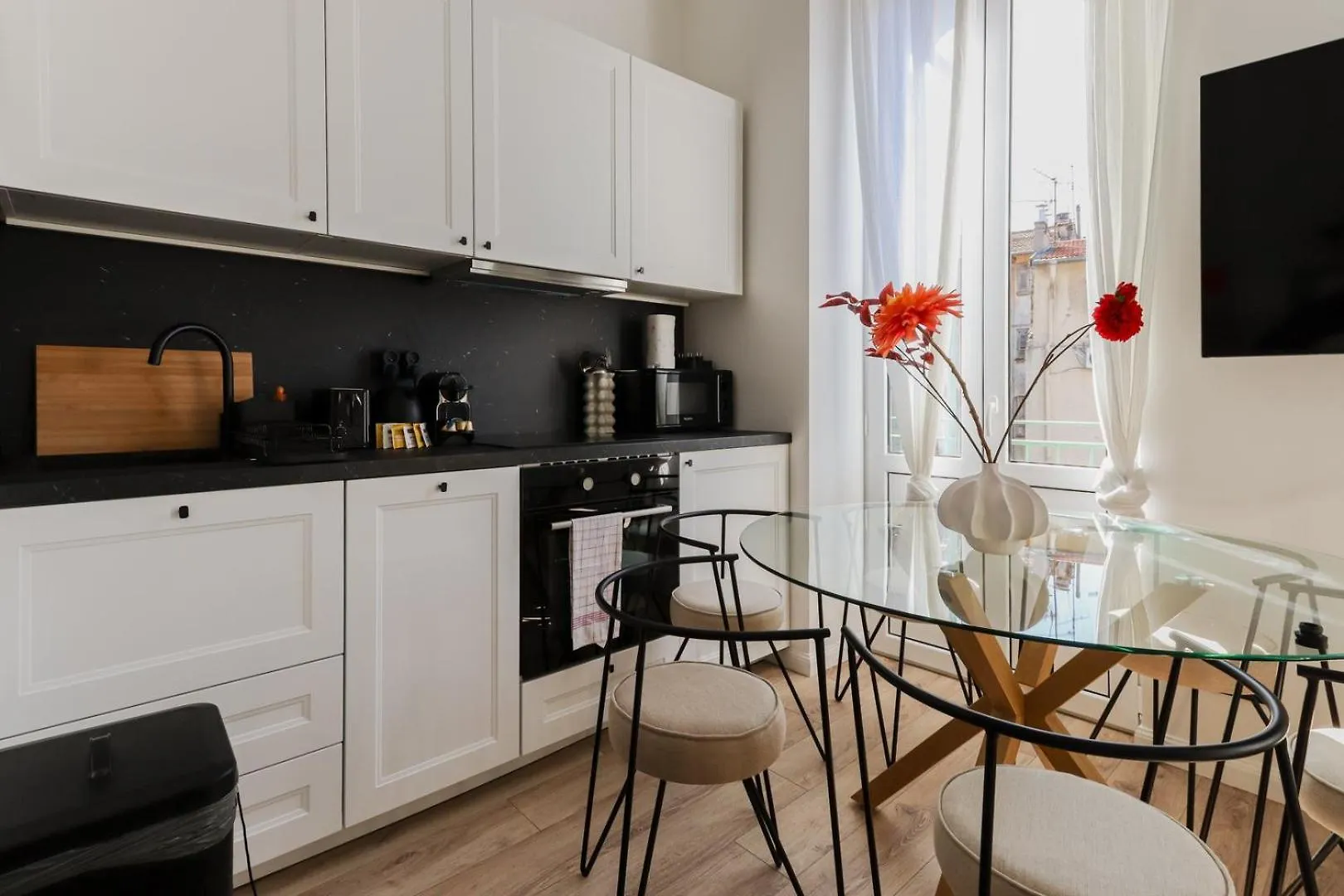 Modern 3Br Duplex Near Nice Port & Old Town | By Airnest Apartment