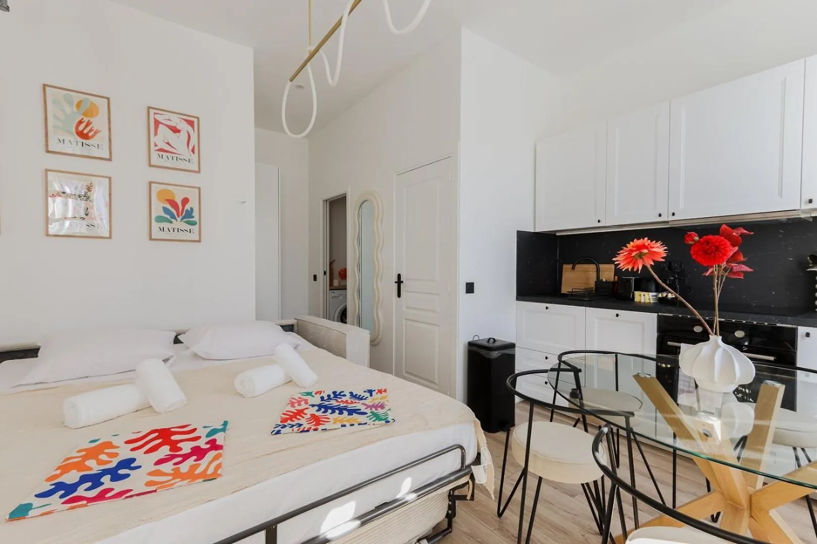 Modern 3Br Duplex Near Nice Port & Old Town | By Airnest Apartment