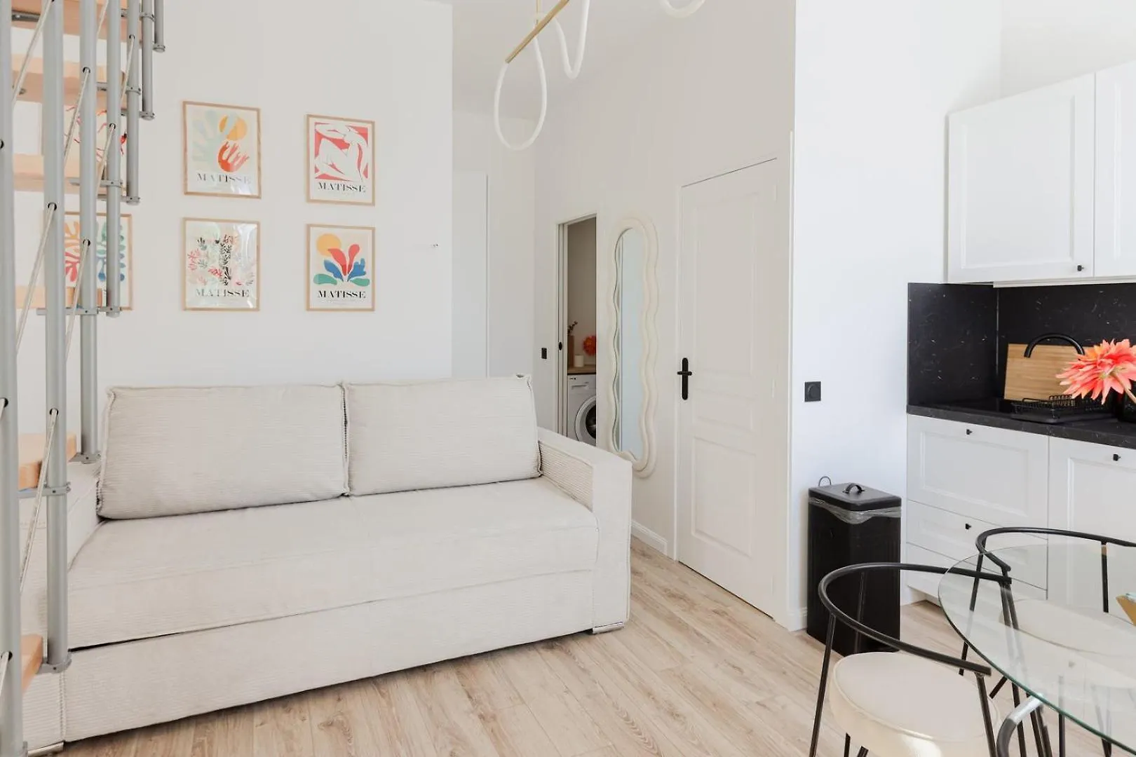 Modern 3Br Duplex Near Nice Port & Old Town | By Airnest Apartment